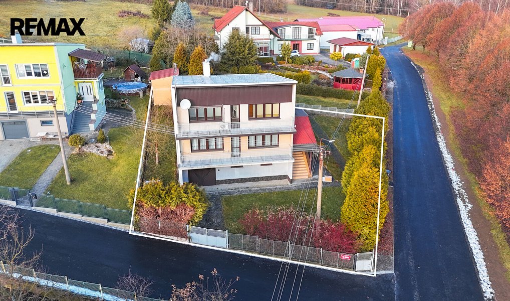 Prodej domu 350 m² s pozemkem 130 m², Halže – náhled fotky 2