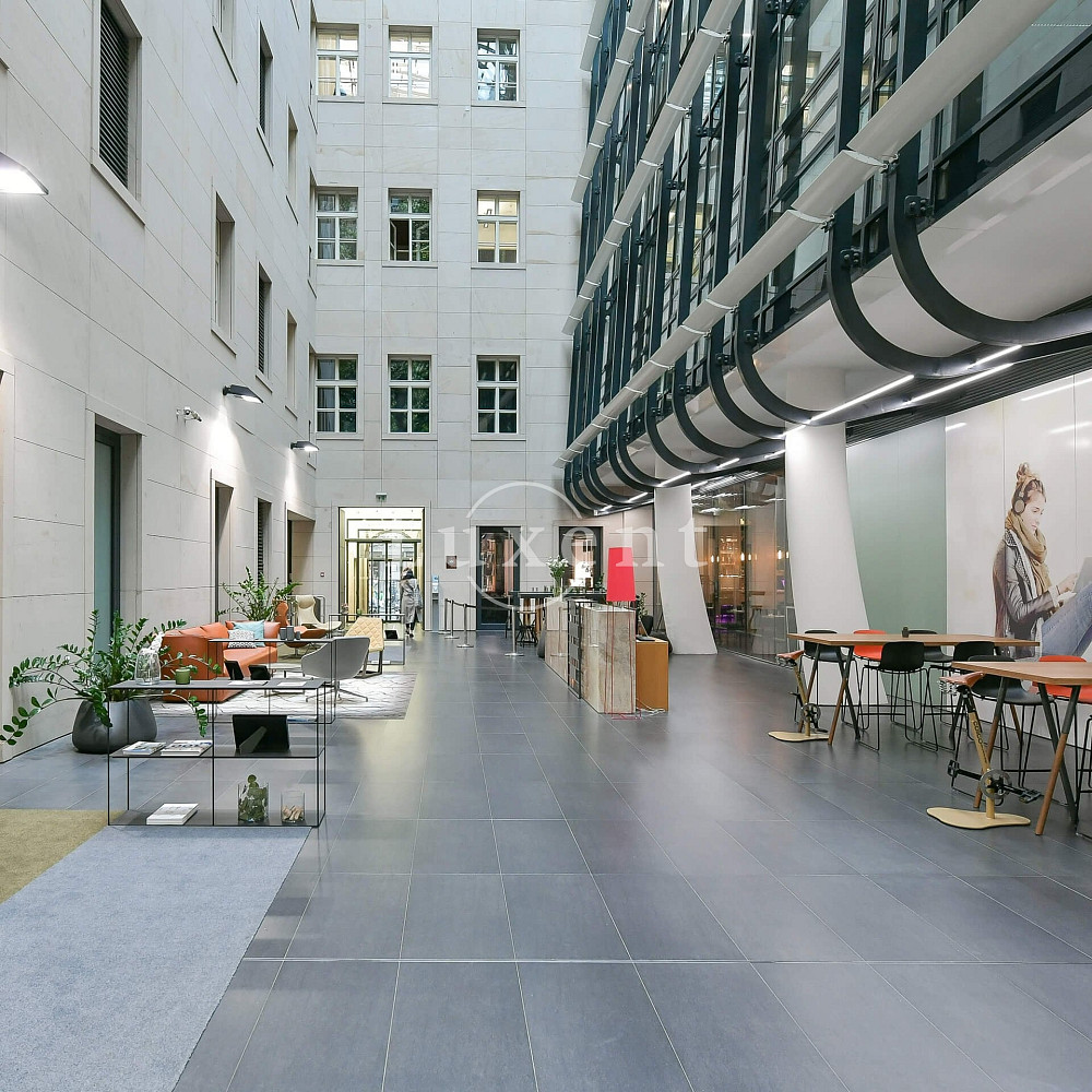 Pronájem kanceláře 243 m²