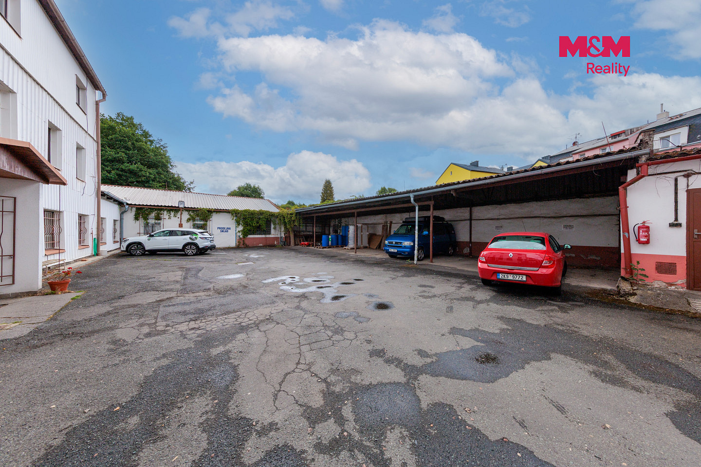 Prodej výrobních prostor 900 m² – fotografie 2