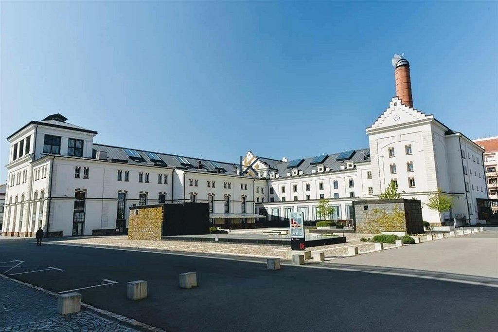 Pronájem obchodních prostor 320 m² — photo 2