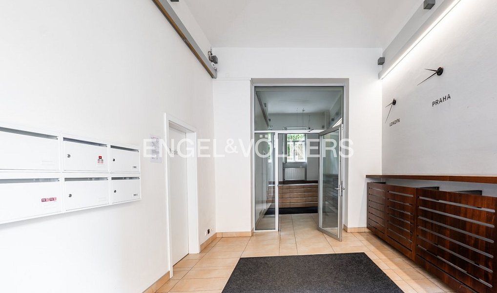 Pronájem kanceláře 136 m², Praha – náhled fotky 12