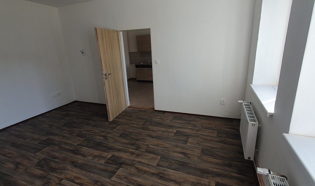 Pronájem bytu 2+1 74 m², Košťany – náhled fotky 13