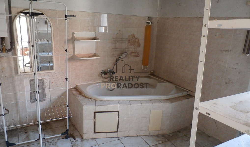 Prodej domu 200 m² s pozemkem 280 m², Znojmo – náhled fotky 7