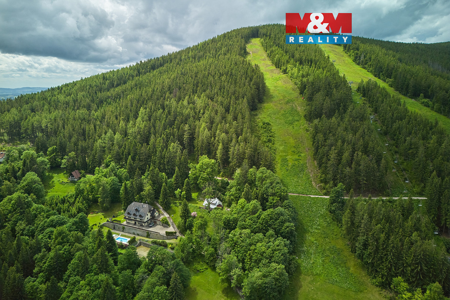 Prodej ubytovacího objektu 1 000 m²