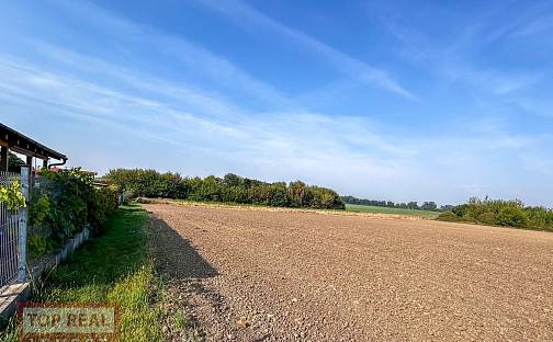 Prodej pole 2 414 m², Kroměříž
