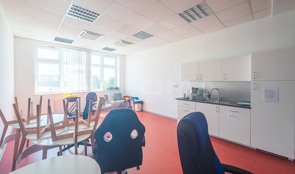 Pronájem kanceláře 1 055 m², Praha – náhled fotky 16