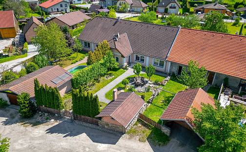 Prodej domu 230 m² s pozemkem 858 m², Horní Skrýchov, okres Jindřichův Hradec