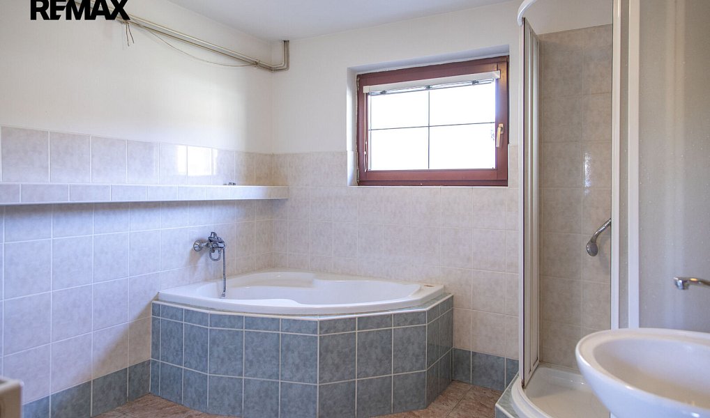 Prodej domu 302 m² s pozemkem 1 176 m², Ratiboř – náhled fotky 38