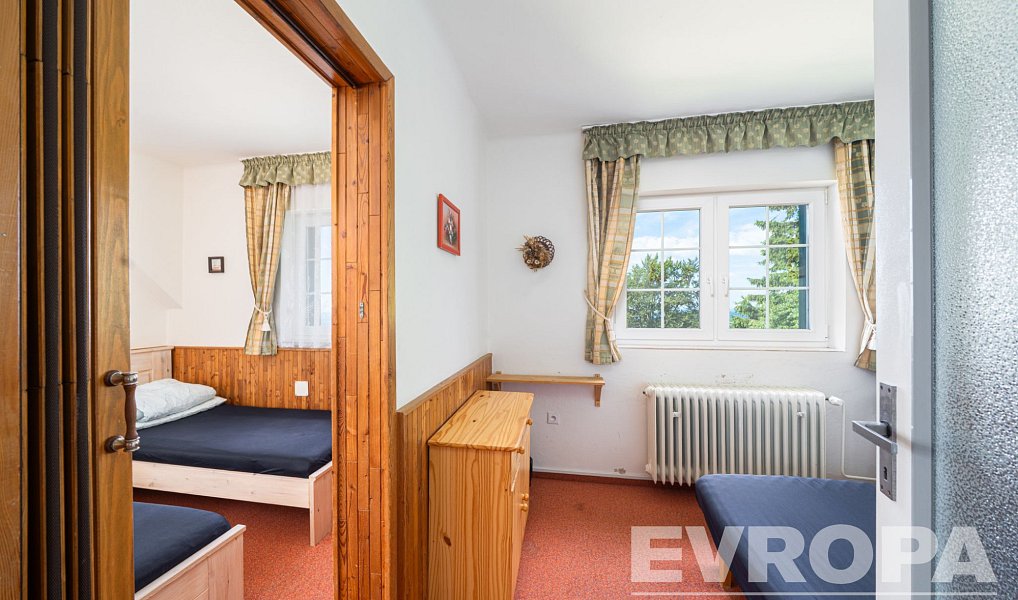 Prodej ubytovacího objektu 425 m², Benecko – náhled fotky 18
