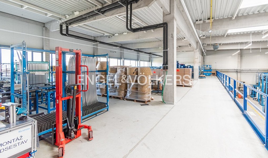 Pronájem kanceláře 199 m², Solnice – náhled fotky 13