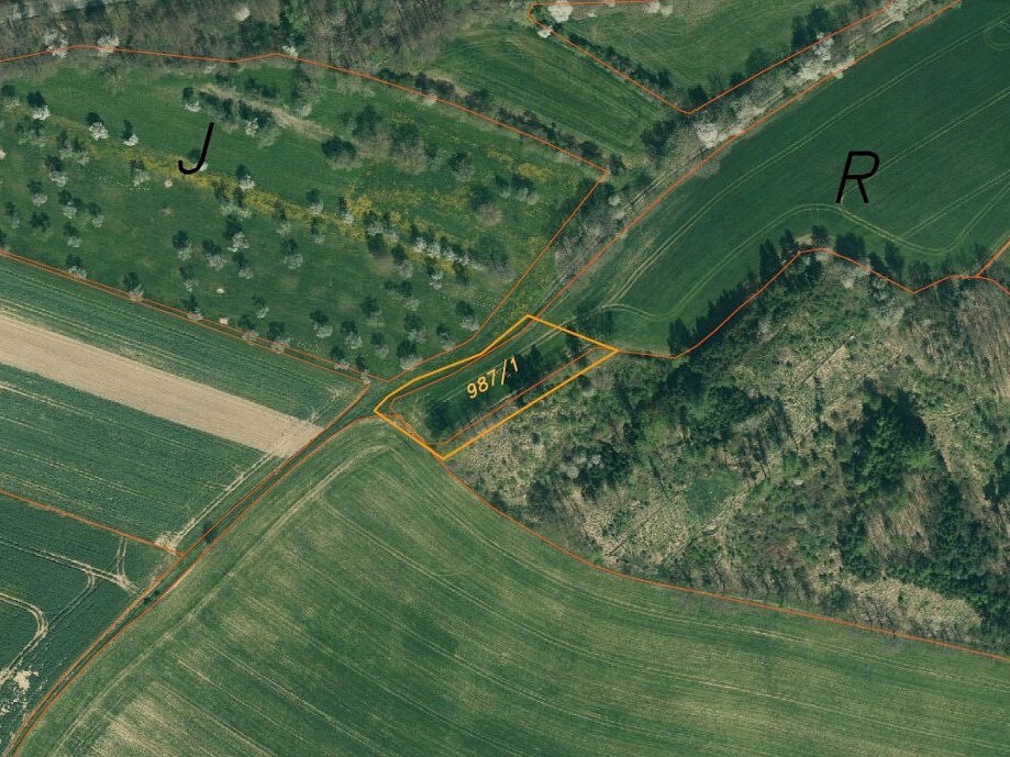 Dražba pole 2 376 m²
