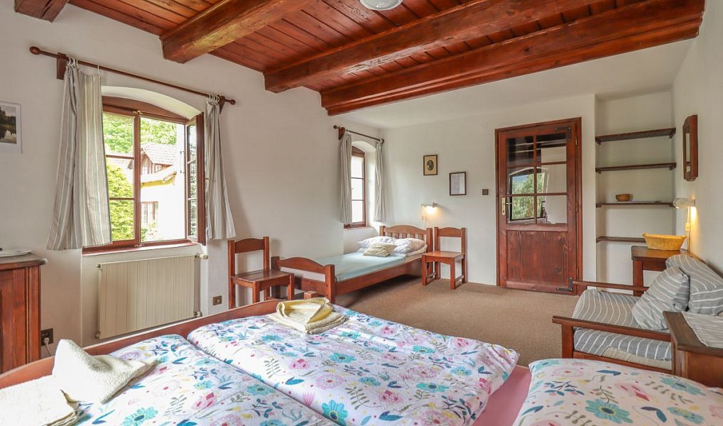 Prodej ubytovacího objektu 550 m², Kašperské Hory – náhled fotky 17