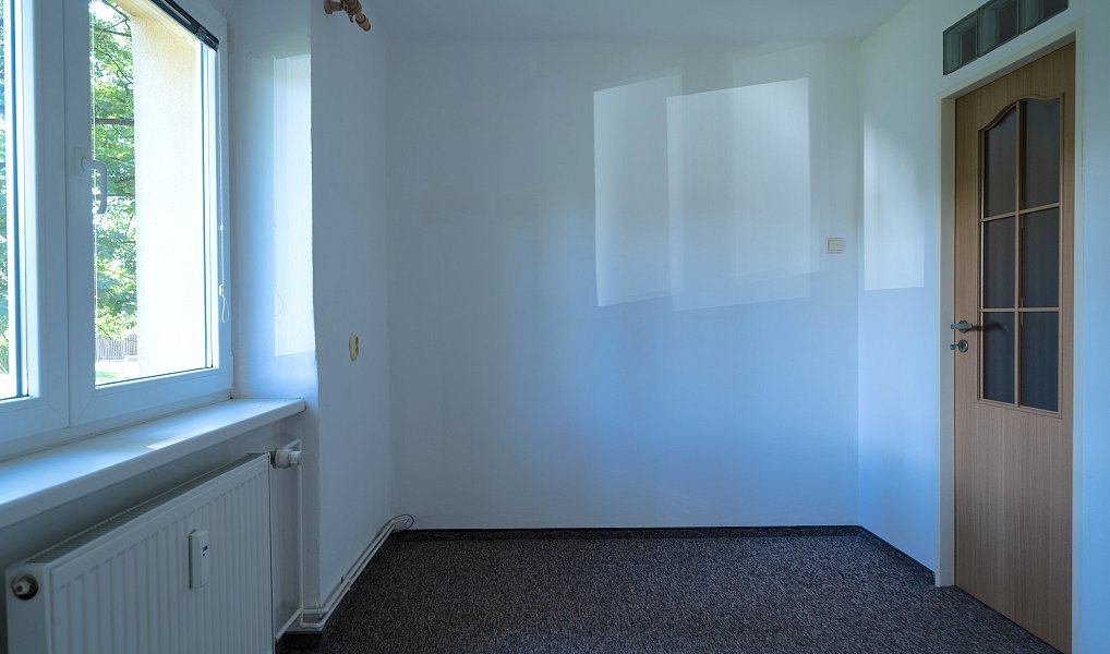 Prodej bytu 3+1 56 m², Chvaletice – náhled fotky 12