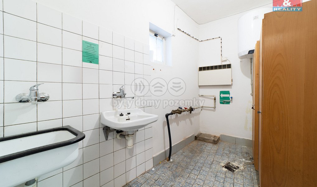 Prodej obchodních prostor 141 m², Prádlo – náhled fotky 17