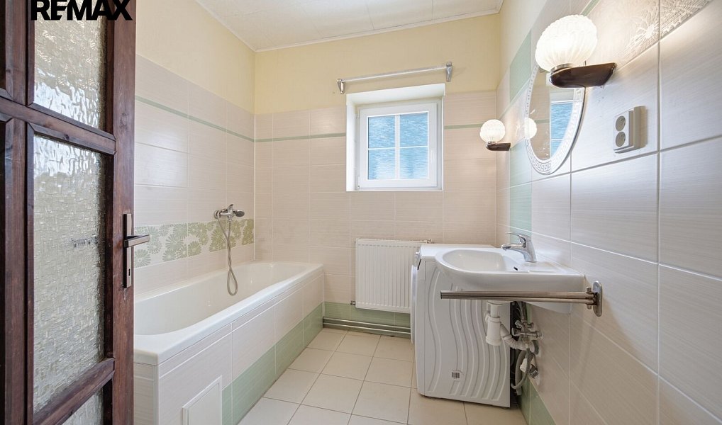 Prodej domu 240 m² s pozemkem 808 m², Karlovy Vary – náhled fotky 11