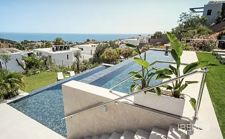 Prodej domu 900 m² s pozemkem 1 000 m², Mijas, Španělsko