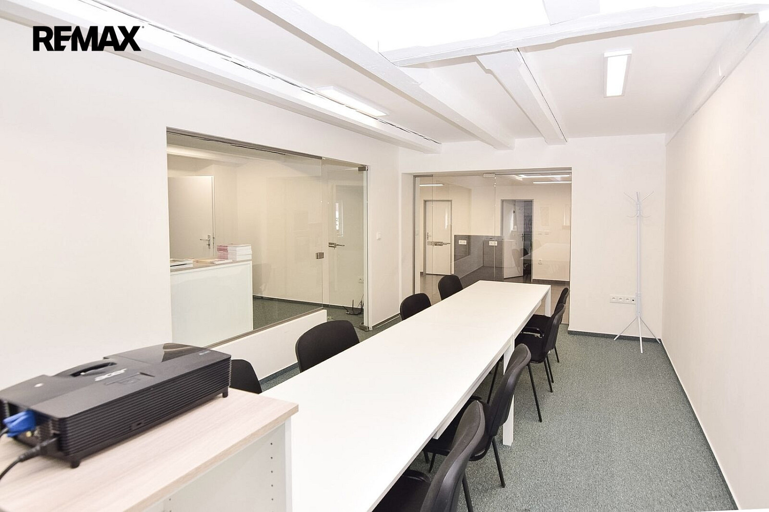 Pronájem kanceláře 159 m² – fotografie 4