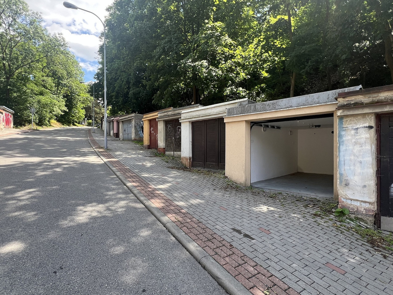 Pronájem garáže 14 m2, brno