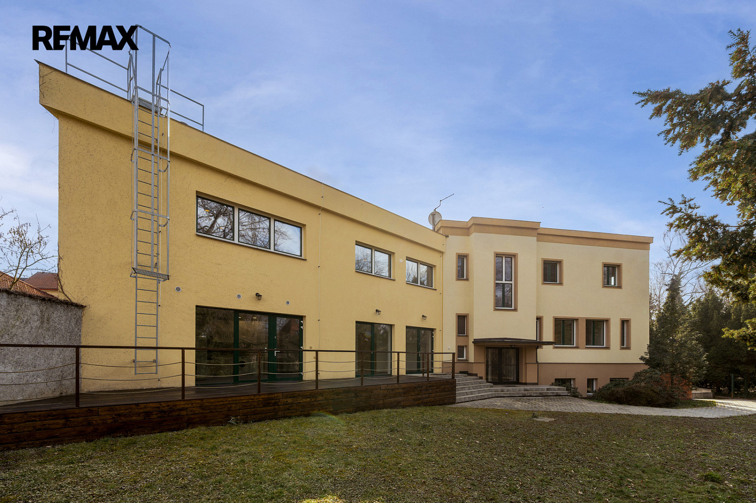 Prodej nájemního domu, činžáku 675 m² — photo 4