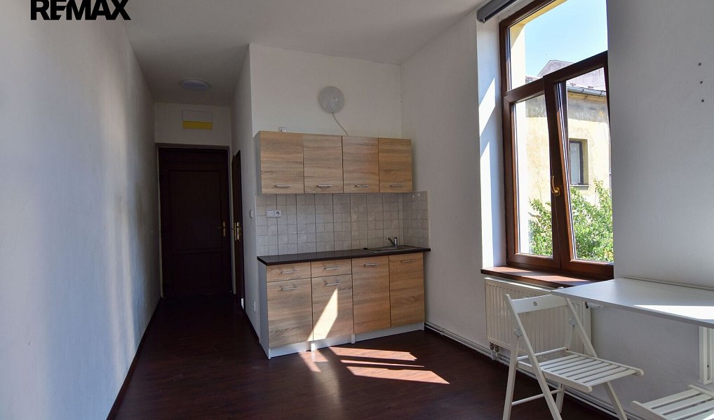 Pronájem bytu 1+kk 18 m², Rakovník – náhled fotky 2