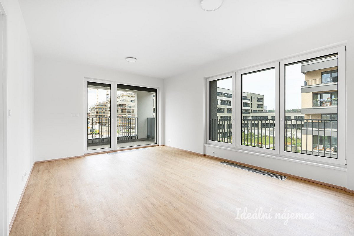 Pronájem bytu 2+kk 60 m² – fotografie 2