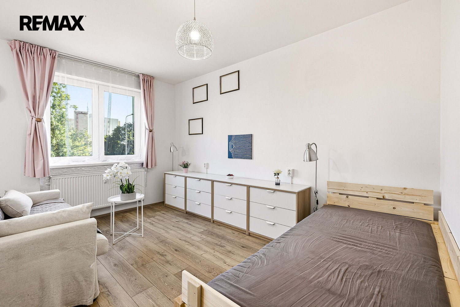 Pronájem bytu 1+kk 30 m² – fotografie 2