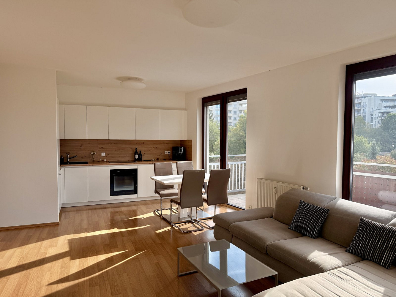 Pronájem bytu 3+kk 72 m² – fotografie 3