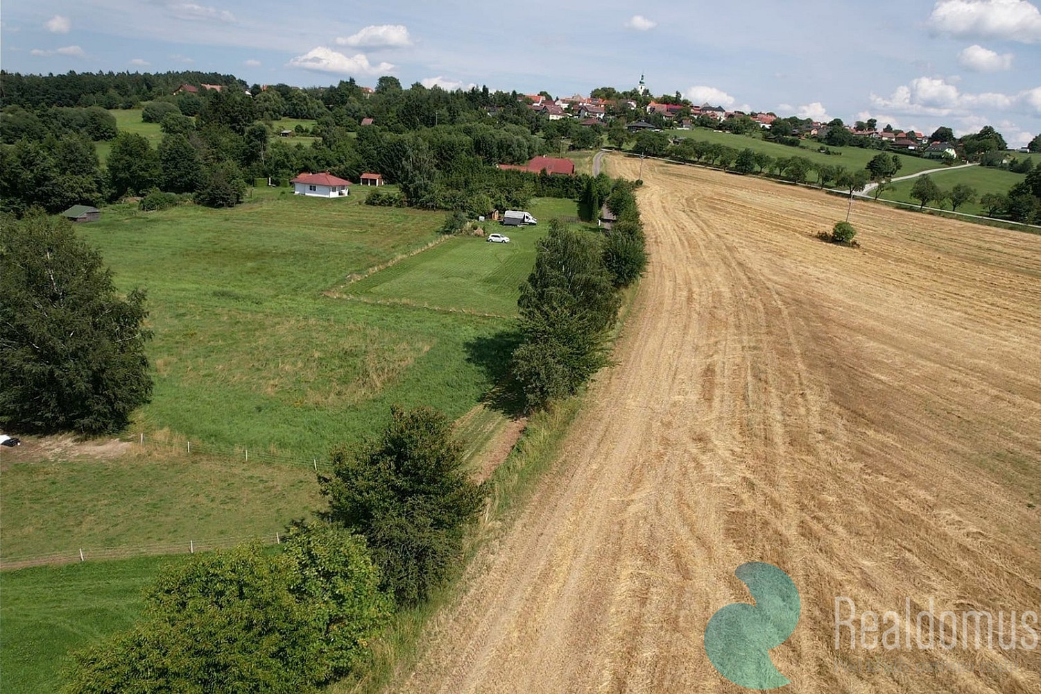 Prodej stavebního pozemku 1 028 m² – další