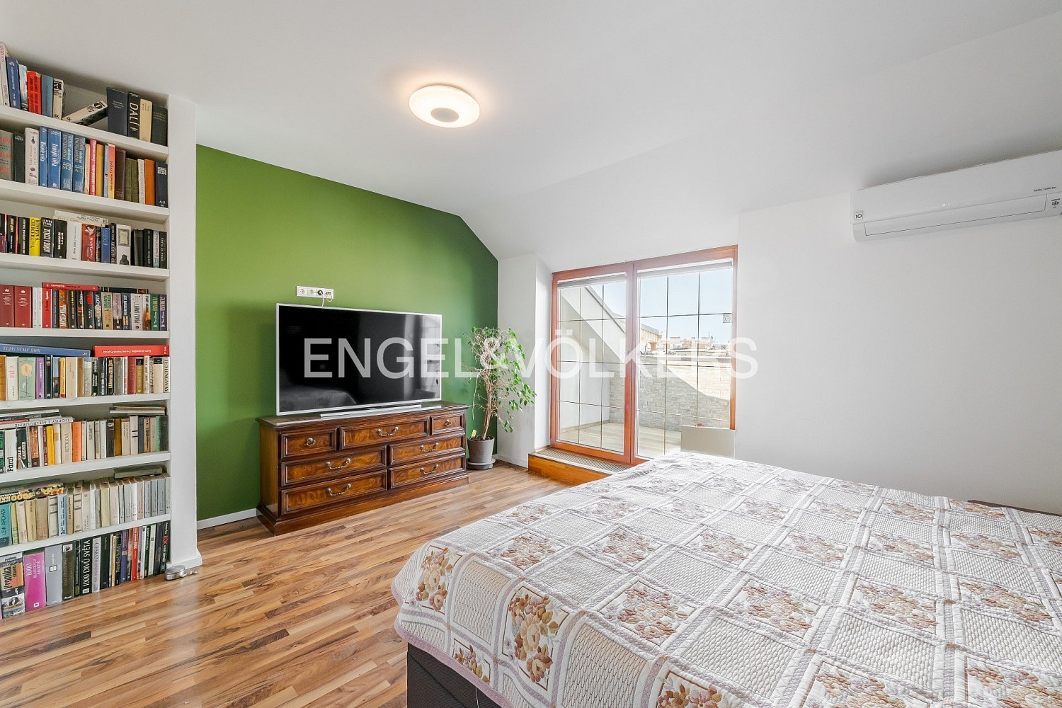 Pronájem bytu 4+kk 150 m² – další