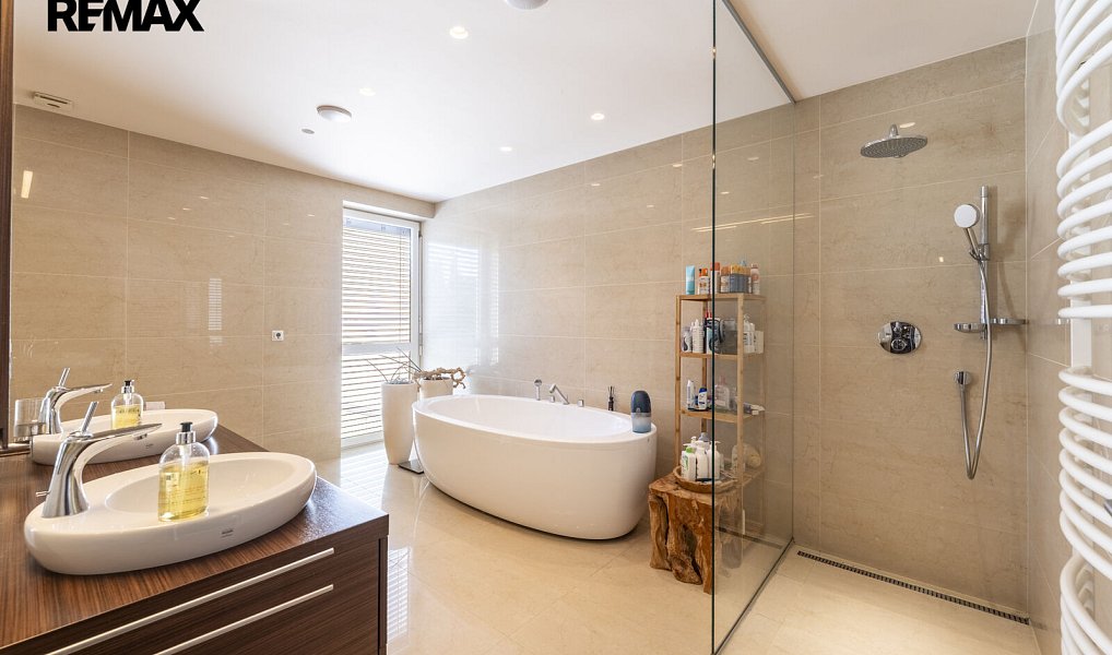 Prodej domu 155 m² s pozemkem 447 m², Zlín – náhled fotky 23