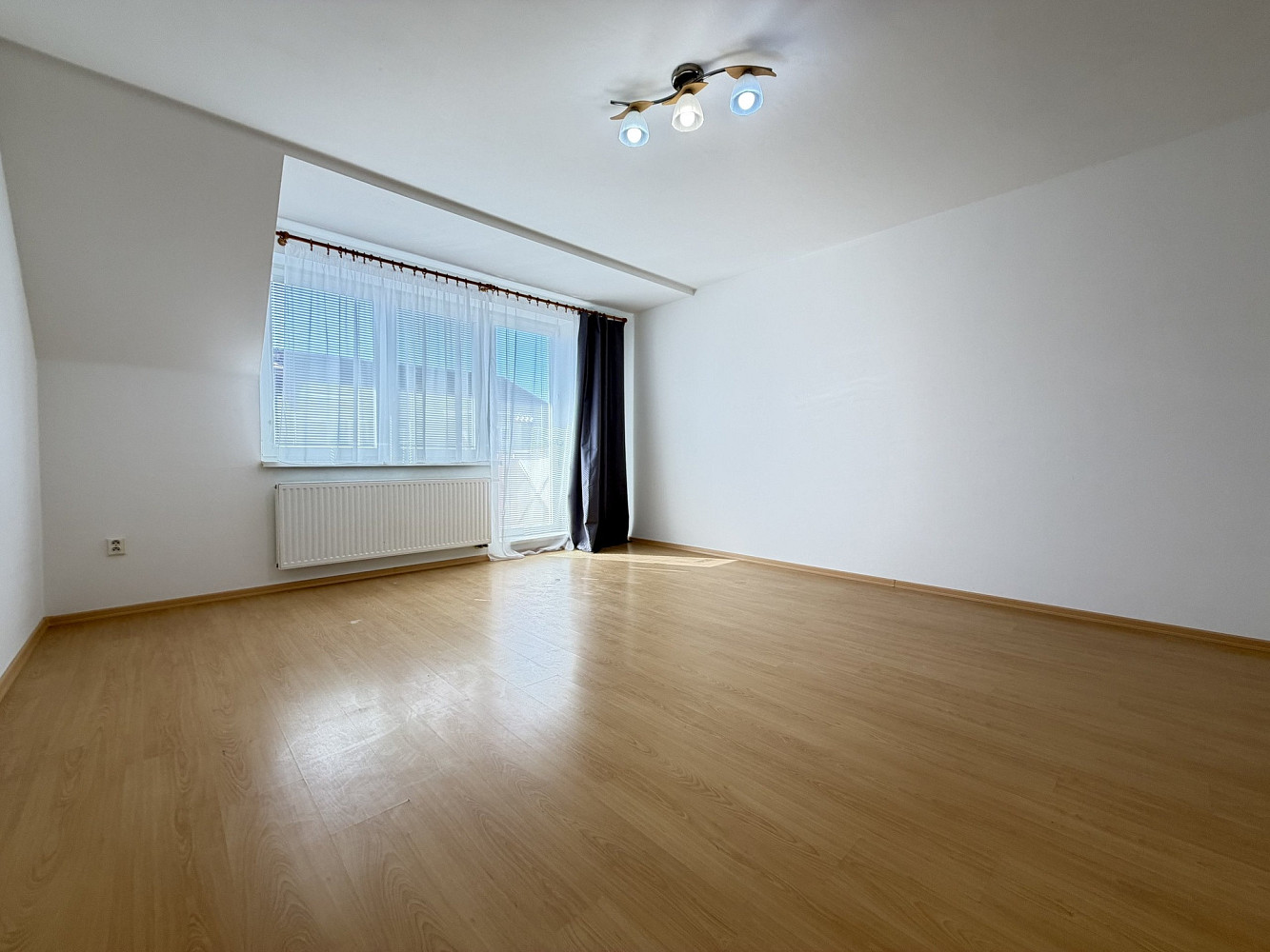Pronájem bytu 1+kk 32 m² – fotografie 2