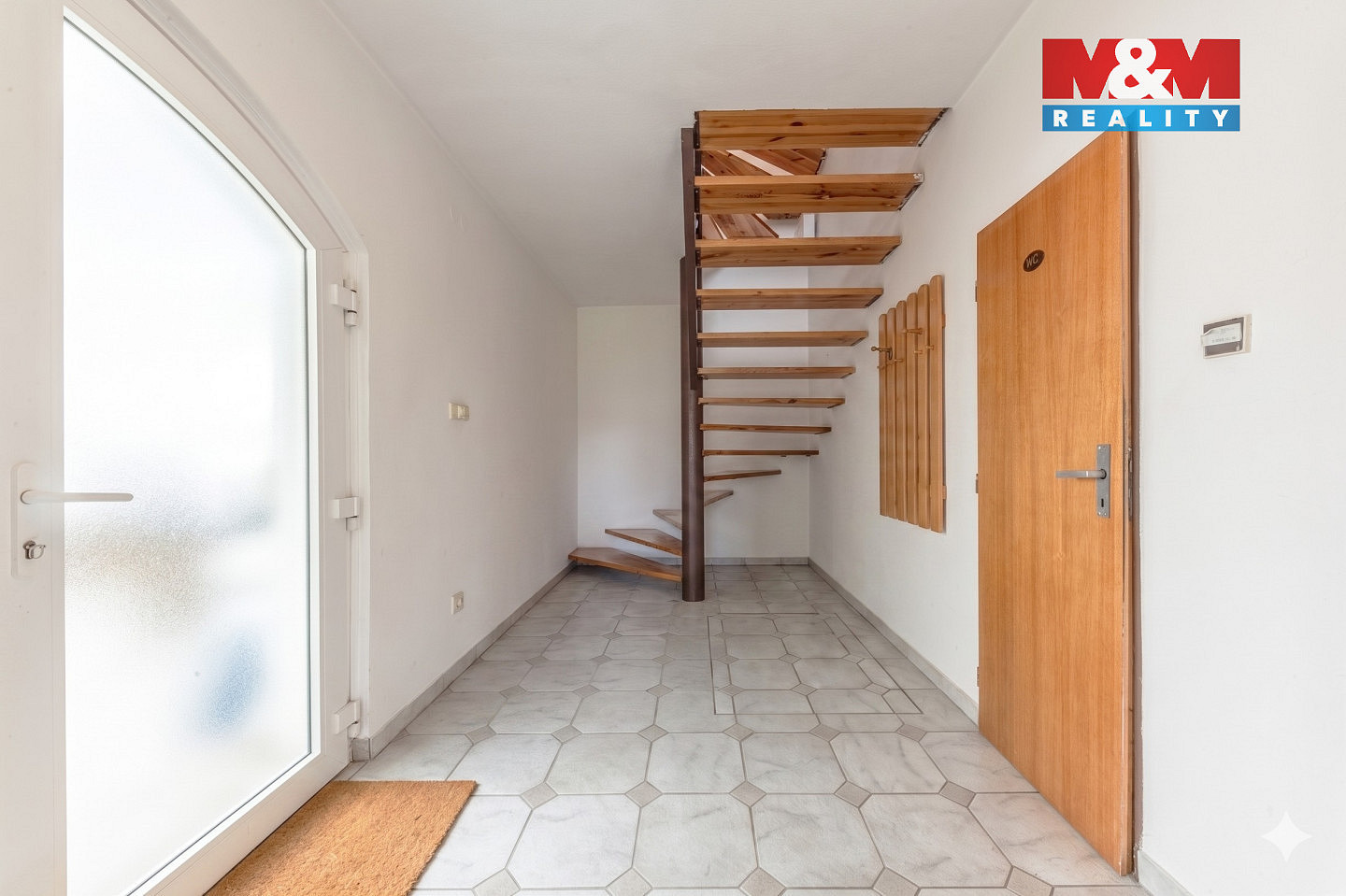 Prodej domu 200 m² s pozemkem 2 098 m² — photo 5