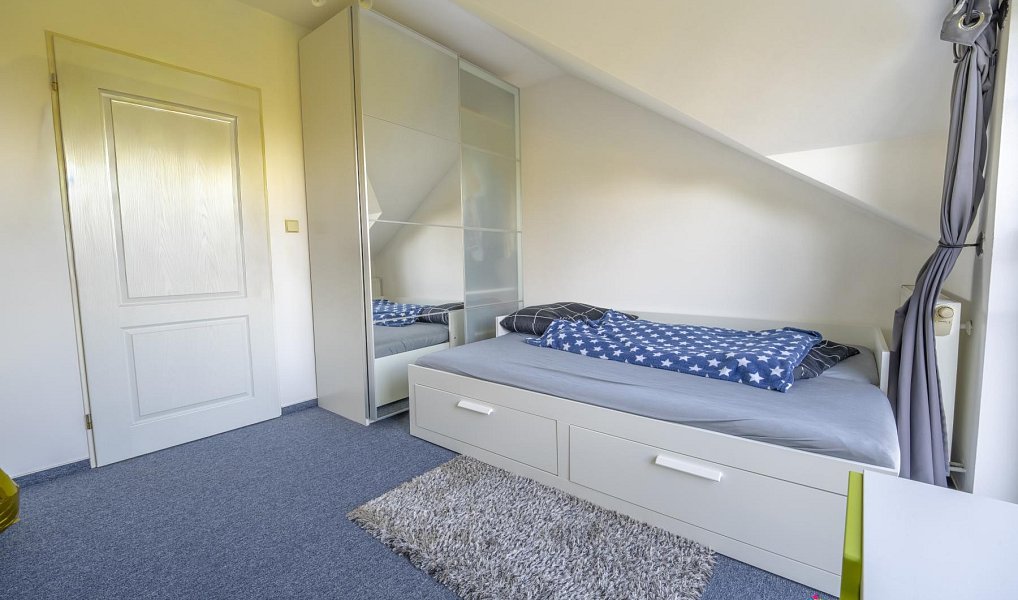 Prodej domu 80 m² s pozemkem 156 m², Hostivice – náhled fotky 9