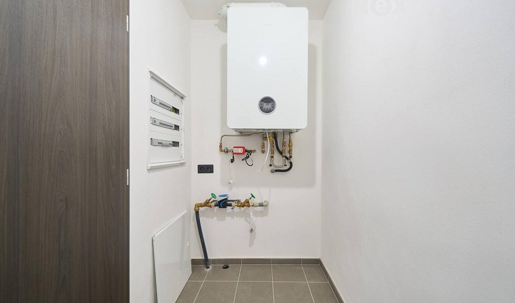 Prodej domu 164 m² s pozemkem 375 m², Srch – náhled fotky 29