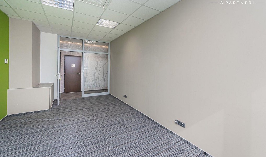 Pronájem kanceláře 18 m², Hradec Králové – náhled fotky 11