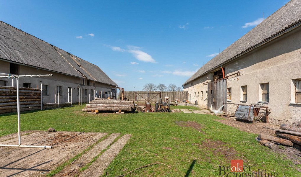 Prodej zemědělského objektu 1 850 m², Kněžice – náhled fotky 2