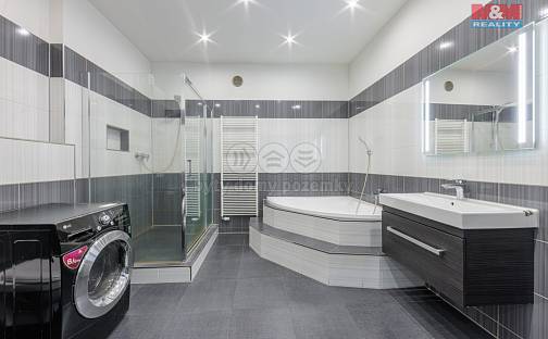 Prodej bytu 3+1 97 m², náměstí Karla IV., Nejdek, okres Karlovy Vary