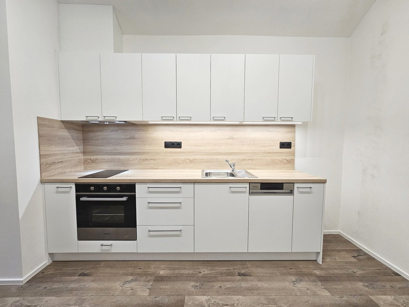 Pronájem bytu 1+1 35 m² – fotografie 3
