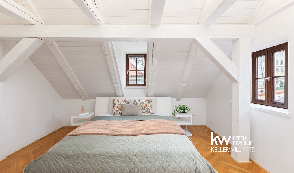 Prodej bytu 6+kk 231 m², Praha – náhled fotky 32