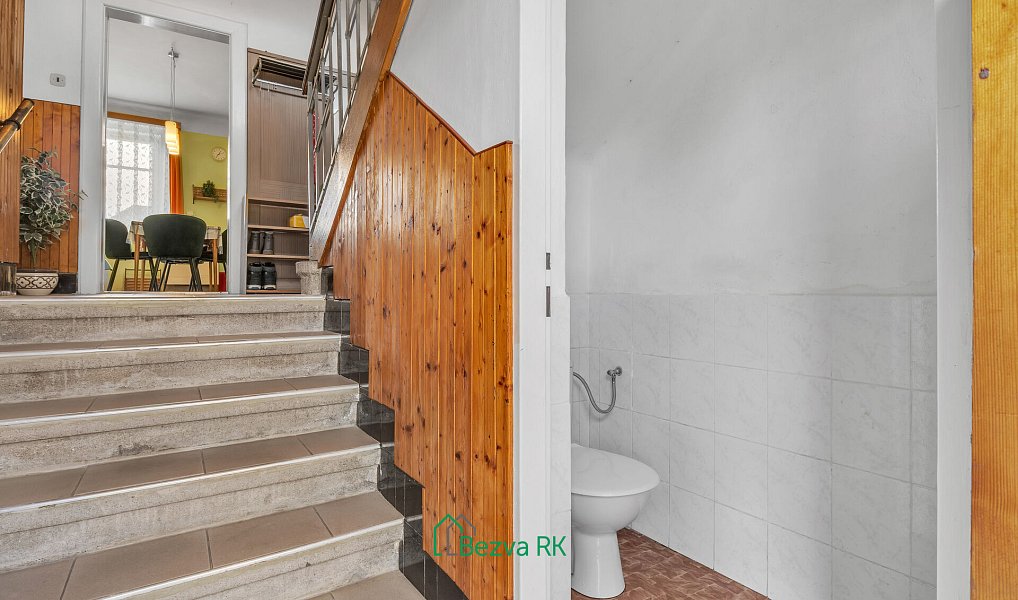 Prodej domu 140 m² s pozemkem 1 042 m², Beroun – náhled fotky 14