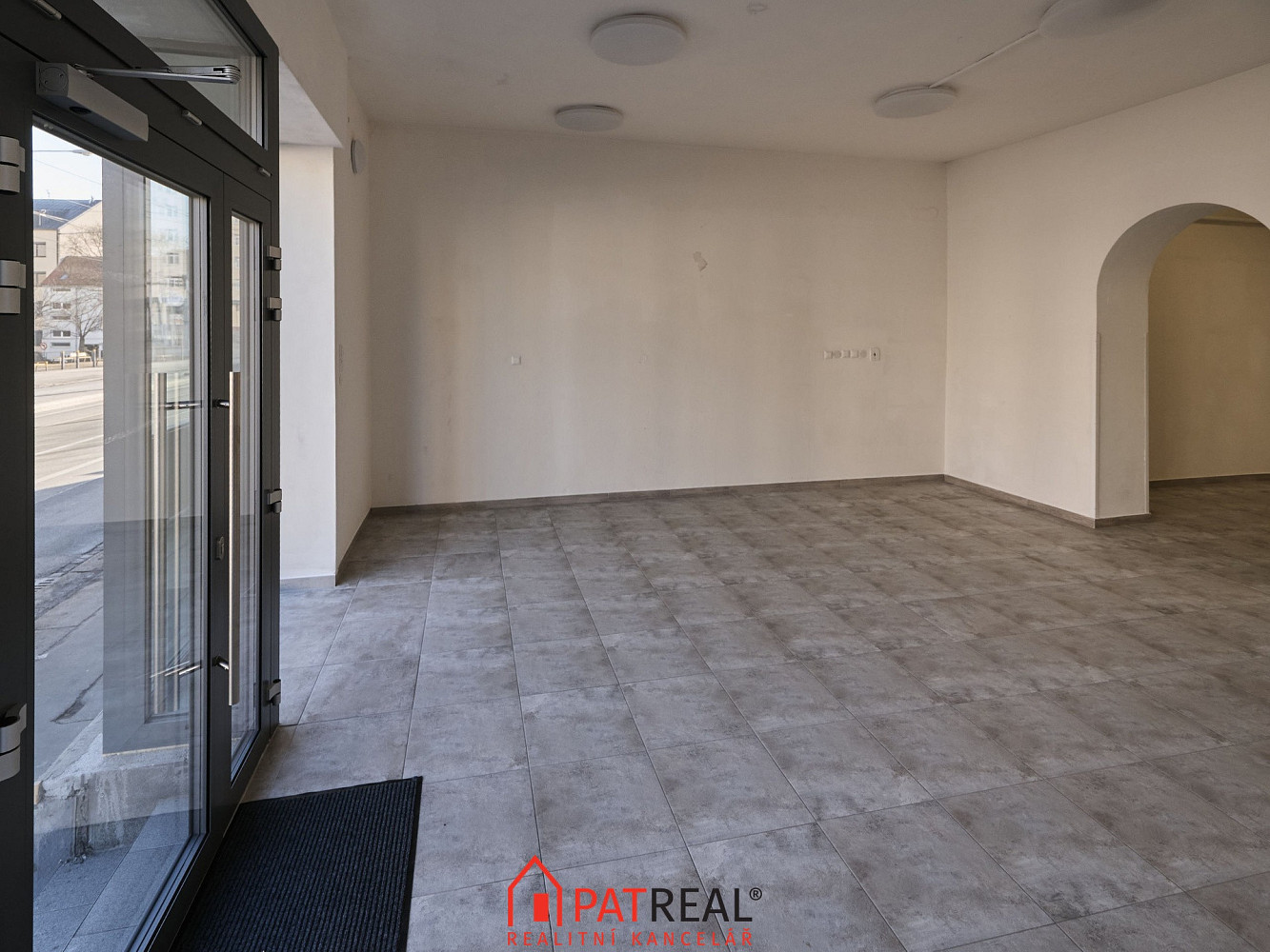 Pronájem obchodních prostor 70 m² — photo 3