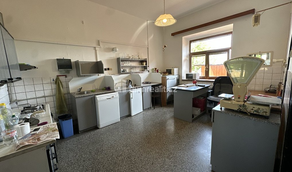 Pronájem obchodních prostor 137 m², Staré Město – náhled fotky 12