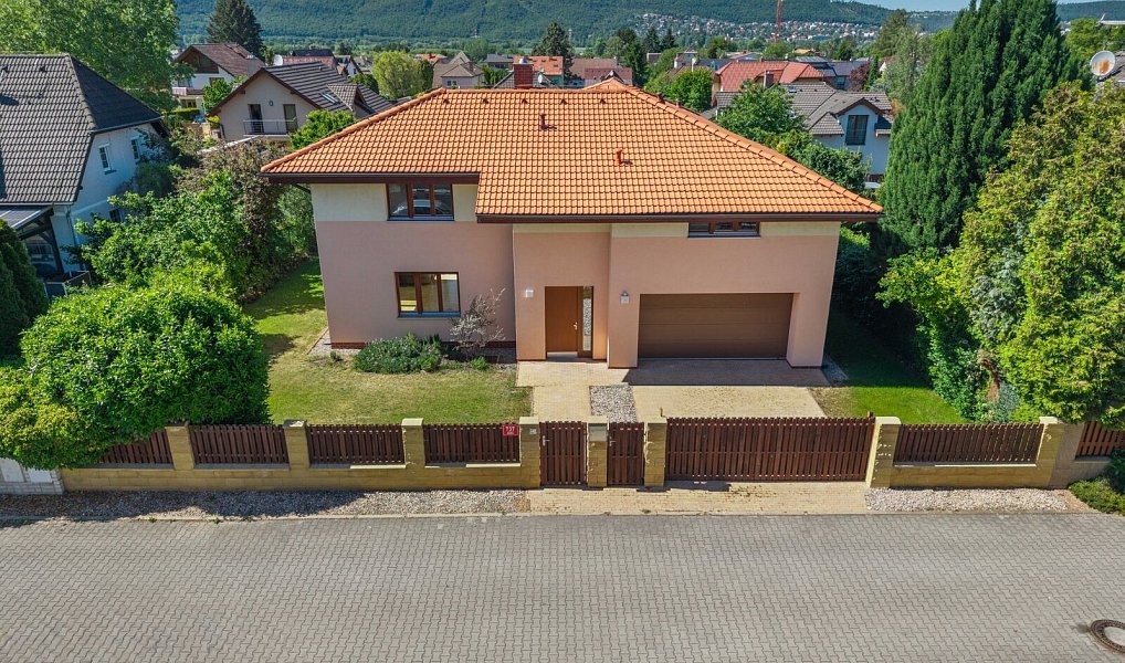Prodej domu 241 m² s pozemkem 742 m², Praha – náhled fotky 37