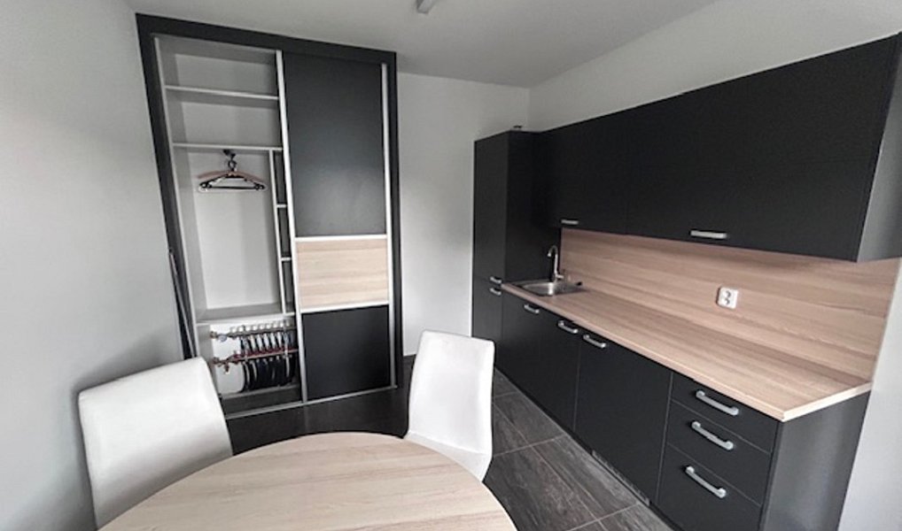 Pronájem kanceláře 360 m², Cheb – náhled fotky 5