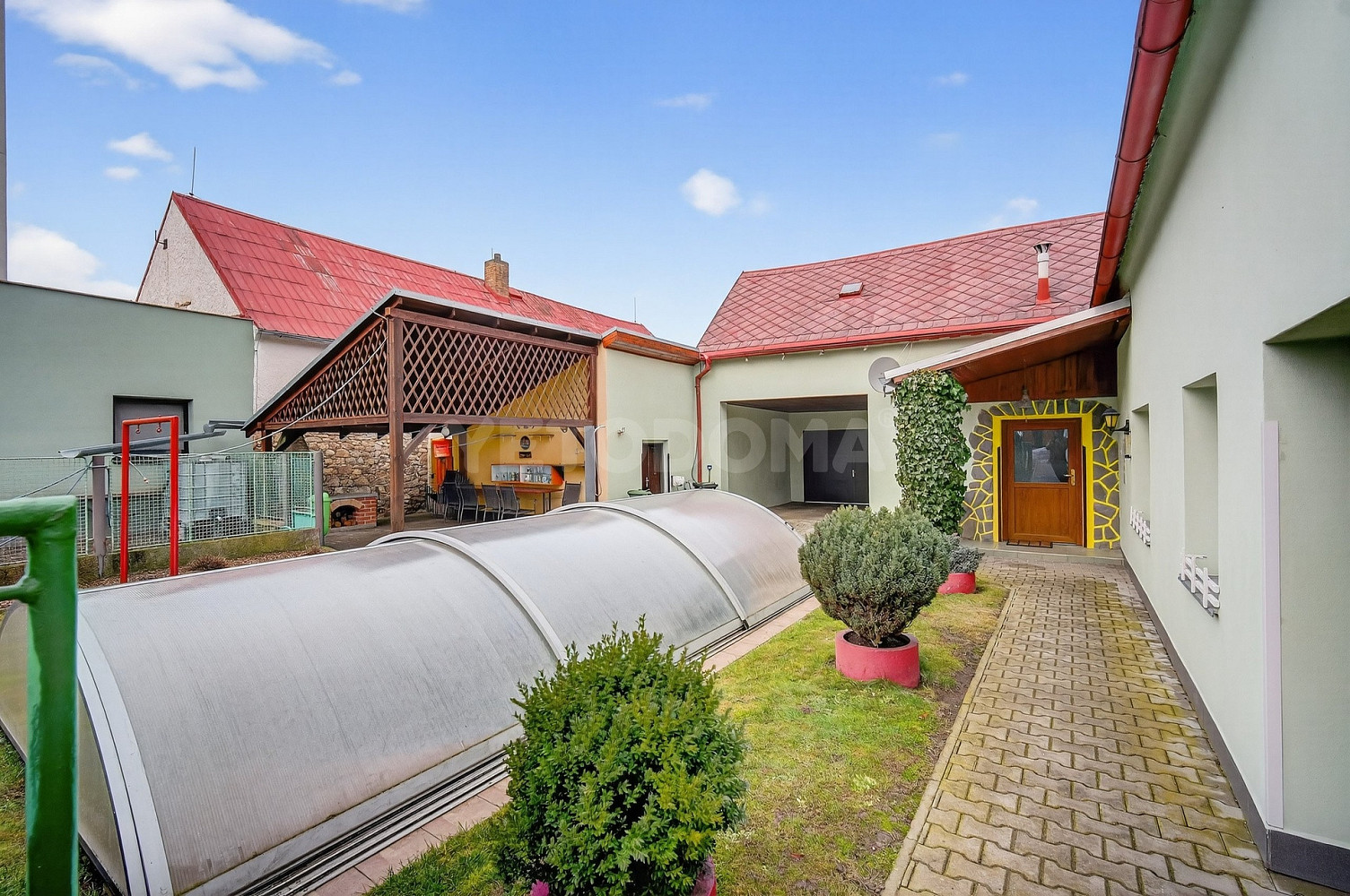 Prodej domu 231 m² s pozemkem 1 422 m²