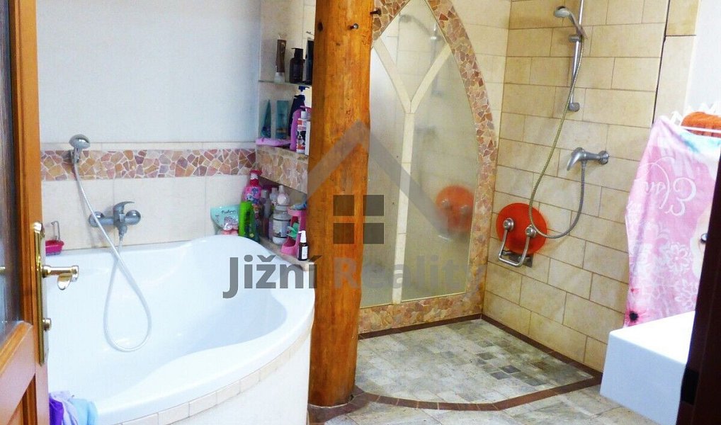 Prodej domu 500 m² s pozemkem 2 856 m², Vyšší Brod – náhled fotky 13
