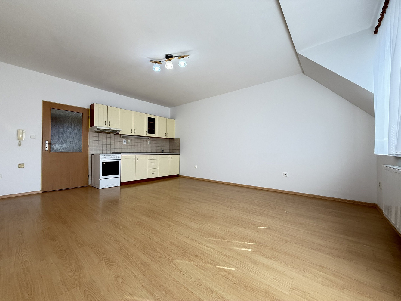 Pronájem bytu 1+kk 32 m²