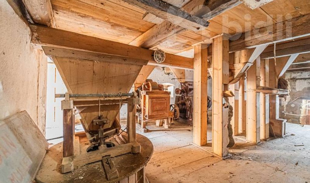 Prodej domu 1 947 m² s pozemkem 24 277 m², Žihobce – náhled fotky 13