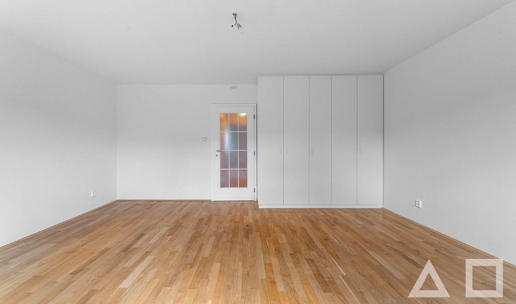 Prodej domu 240 m² s pozemkem 270 m², Praha – náhled fotky 18