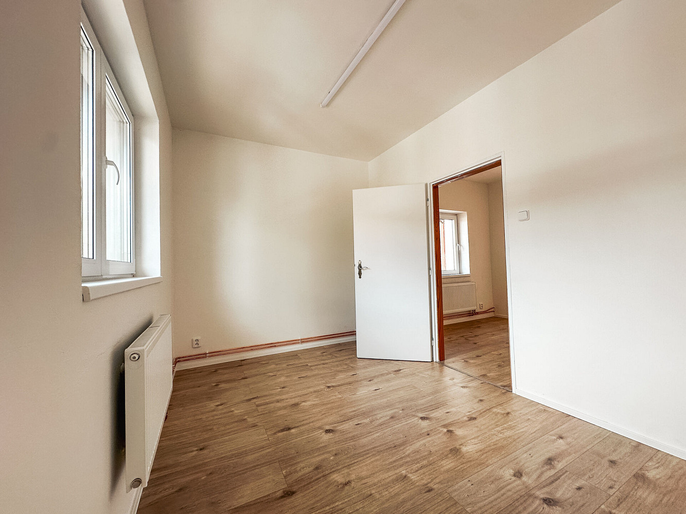 Pronájem kanceláře 40 m² — photo 3